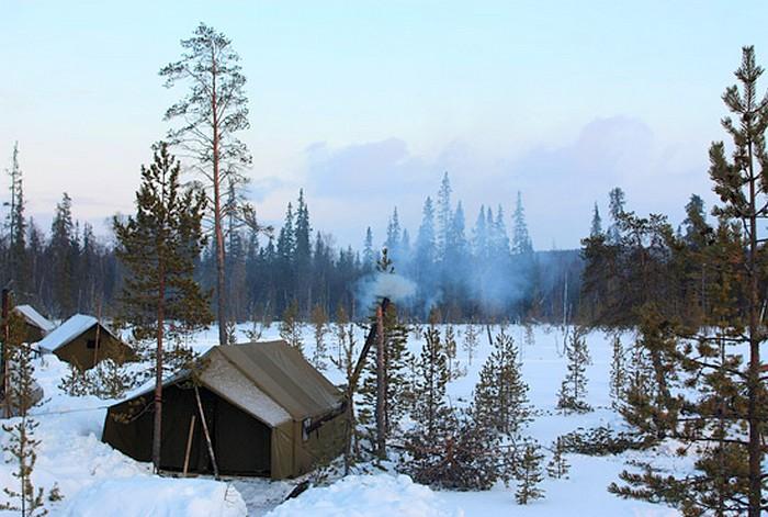 Геологические лагерные палатки. Эксплуатация зимой.